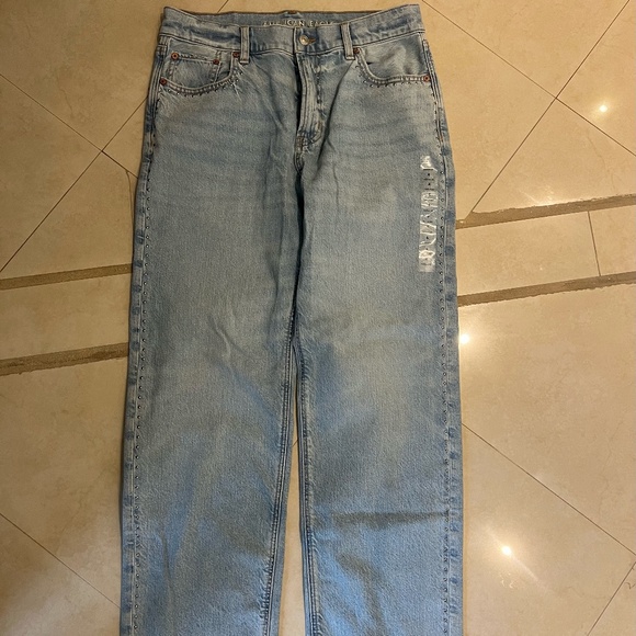 AE Strigid Low-Rise Ex-Boyfriend Jean - Picture 2 of 4